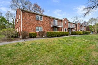 6 Kingswood Dr 11, Abington, MA 02351
