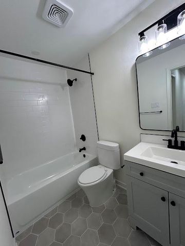 3432 Willowrun DR C, Austin, TX 78704