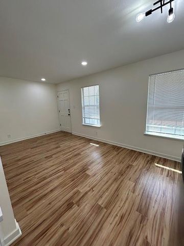 3432 Willowrun DR C, Austin, TX 78704