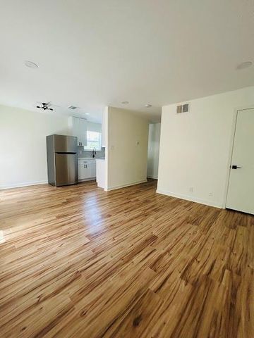3432 Willowrun DR C, Austin, TX 78704