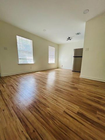 3432 Willowrun DR C, Austin, TX 78704