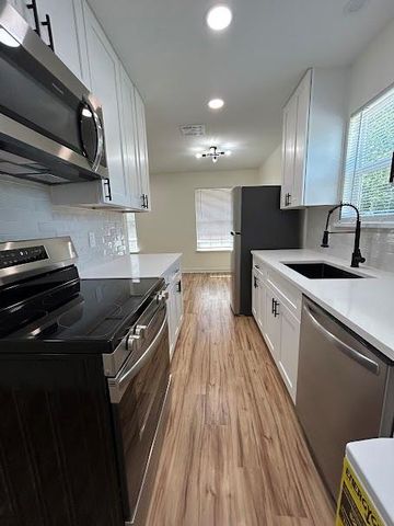 3432 Willowrun DR C, Austin, TX 78704