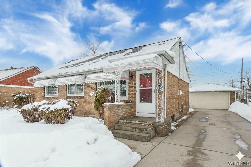 130 Seminole Parkway, Cheektowaga, NY 14225