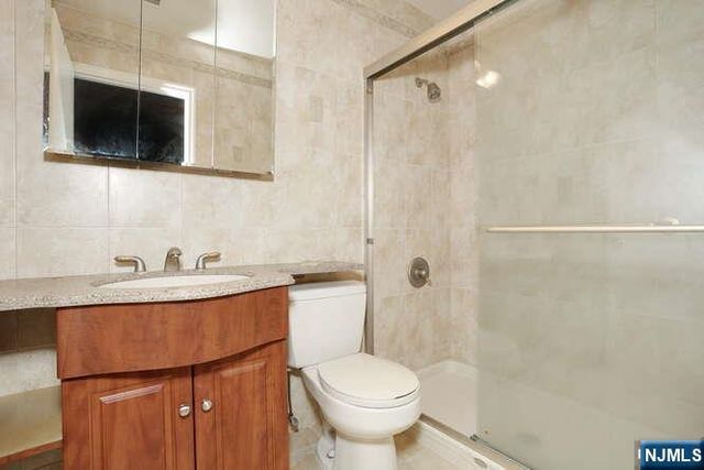 74 Woodbury Court 74C, Twp Of Washington, NJ 07676