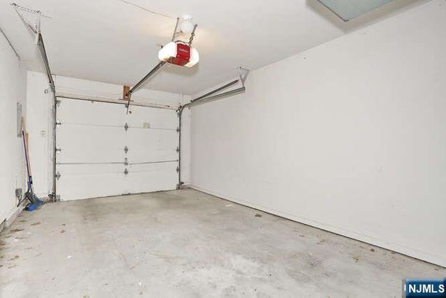 74 Woodbury Court 74C, Twp Of Washington, NJ 07676