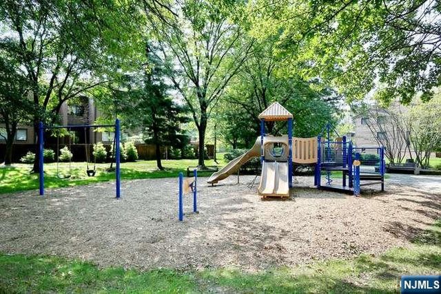 74 Woodbury Court 74C, Twp Of Washington, NJ 07676