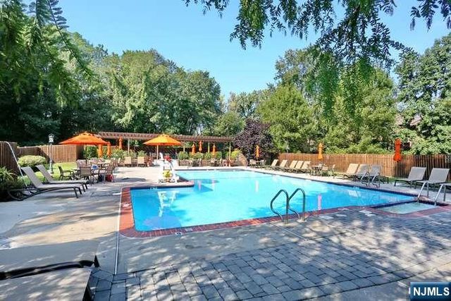 74 Woodbury Court 74C, Twp Of Washington, NJ 07676