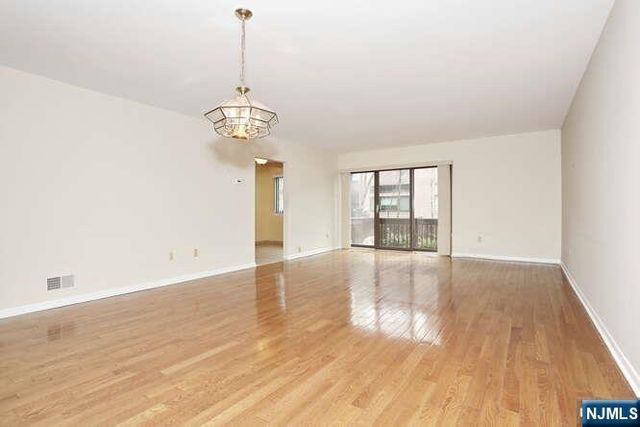 74 Woodbury Court 74C, Twp Of Washington, NJ 07676