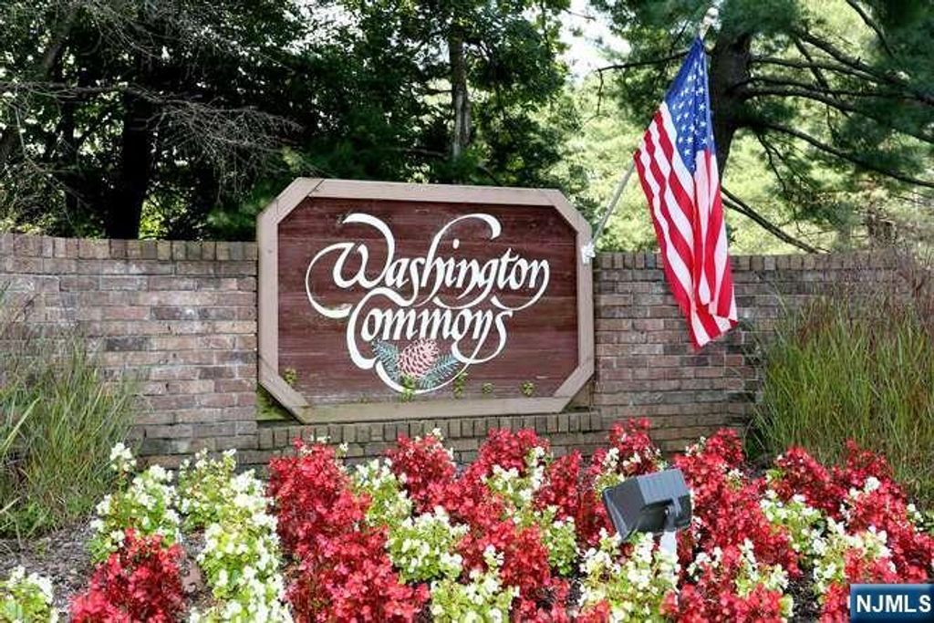 74 Woodbury Court 74C, Twp Of Washington, NJ 07676