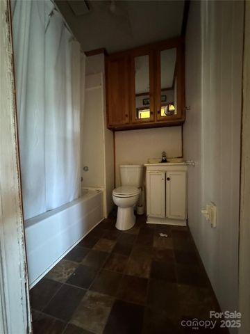 19 Thole Street, Marion, NC 28752