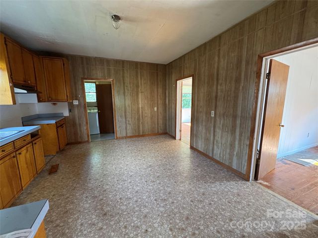 19 Thole Street, Marion, NC 28752