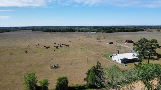 2749 County Road 173, Hallettsville, TX 77964