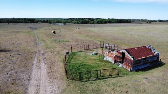 2749 County Road 173, Hallettsville, TX 77964