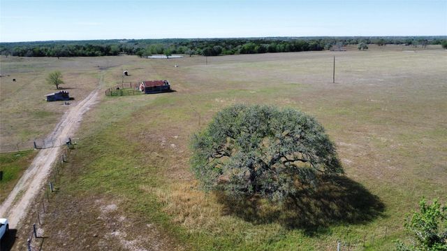 2749 County Road 173, Hallettsville, TX 77964
