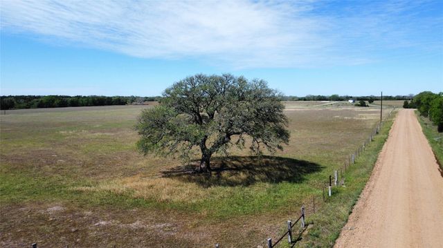 2749 County Road 173, Hallettsville, TX 77964