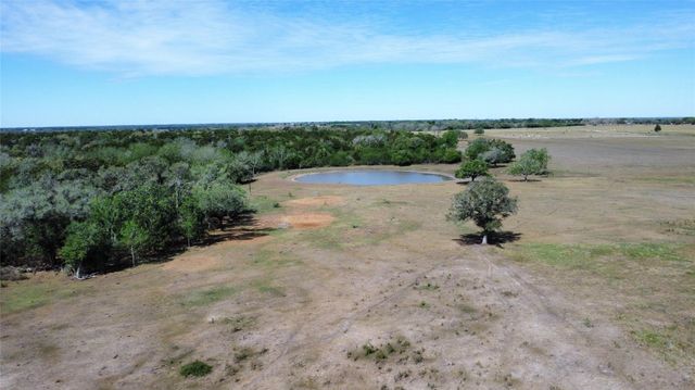 2749 County Road 173, Hallettsville, TX 77964