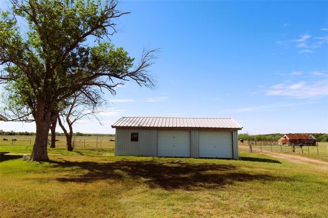 2749 County Road 173, Hallettsville, TX 77964