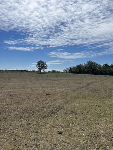 2749 County Road 173, Hallettsville, TX 77964
