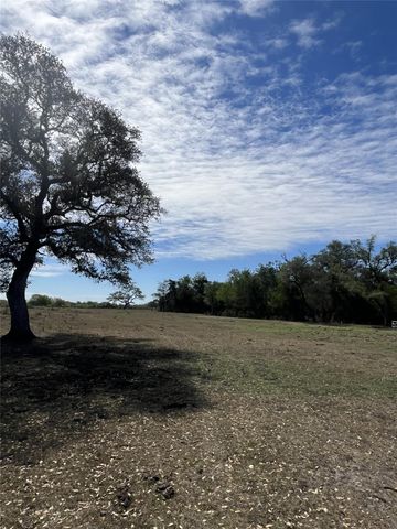 2749 County Road 173, Hallettsville, TX 77964