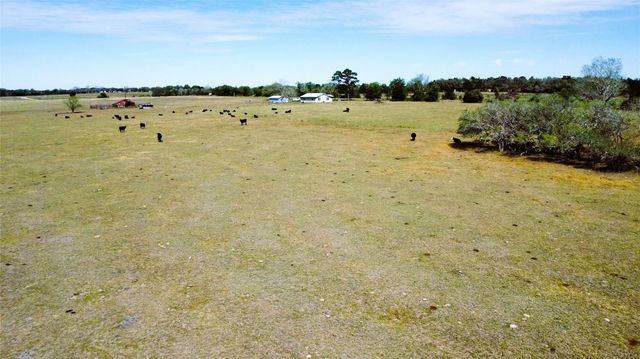 2749 County Road 173, Hallettsville, TX 77964