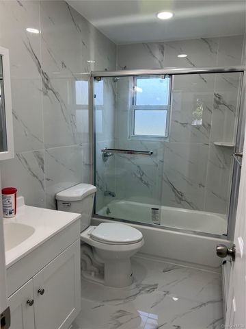 846 Conklin Street, East Farmingdale, NY 11735