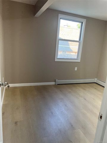 846 Conklin Street, East Farmingdale, NY 11735