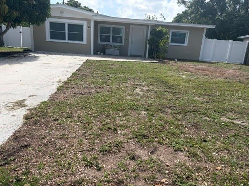 11601 109TH STREET, Seminole, FL 33778