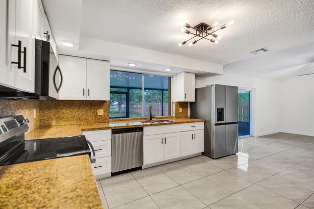 9855 Robins Nest Road, Boca Raton, FL 33496