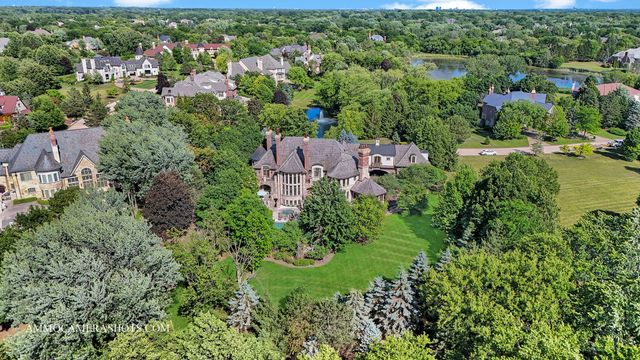 8 Brooke Lane, South Barrington, IL 60010