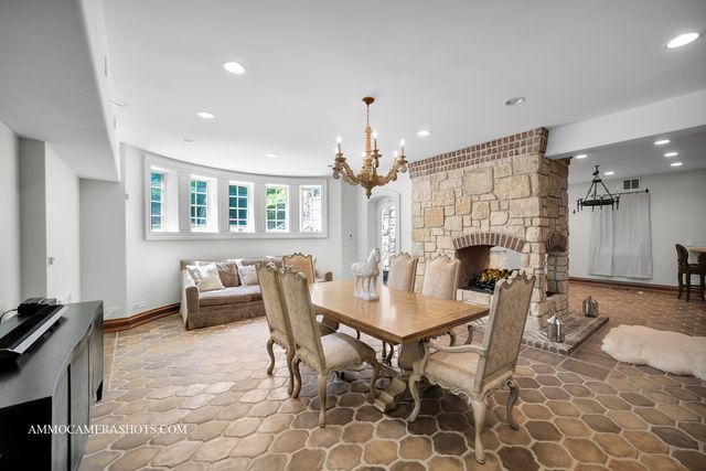 8 Brooke Lane, South Barrington, IL 60010