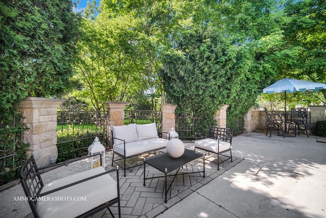 8 Brooke Lane, South Barrington, IL 60010