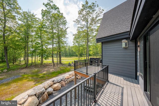 16 GRAND ESTATES DR, Mc Henry, MD 21541