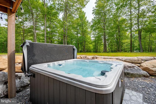 16 GRAND ESTATES DR, Mc Henry, MD 21541