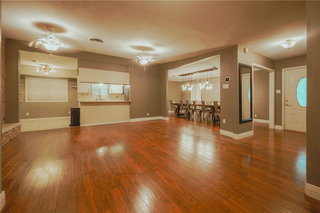 206 Driftwood Dr, Portland, TX 78374 — photo 2