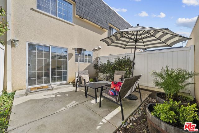 19124 Hamlin Street 4, Reseda, CA 91335