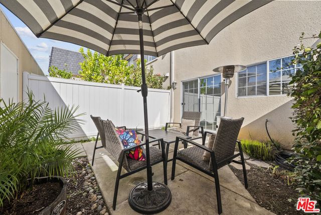 19124 Hamlin Street 4, Reseda, CA 91335