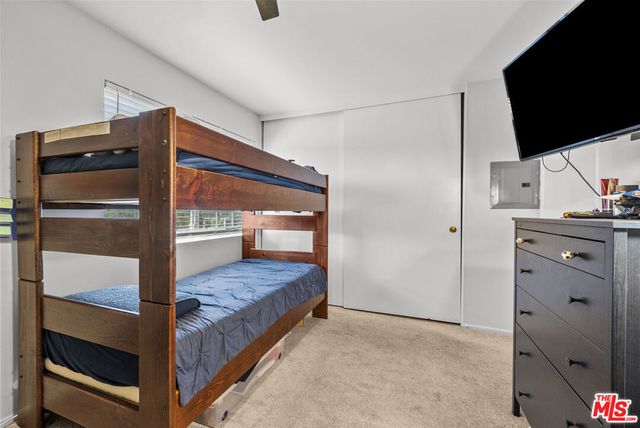 19124 Hamlin Street 4, Reseda, CA 91335