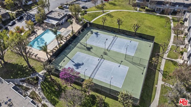 19124 Hamlin Street 4, Reseda, CA 91335