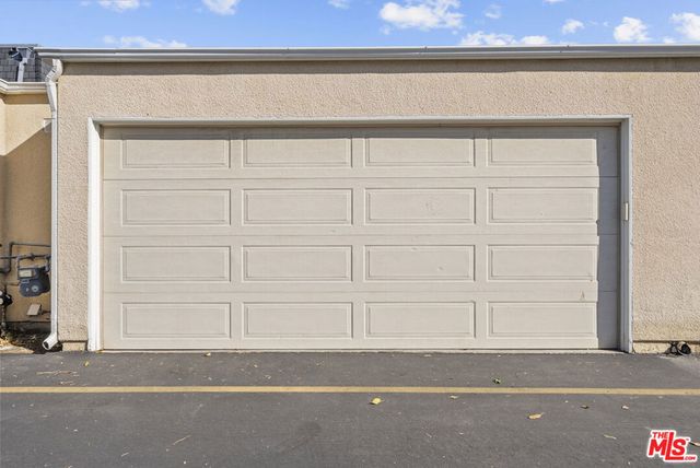 19124 Hamlin Street 4, Reseda, CA 91335