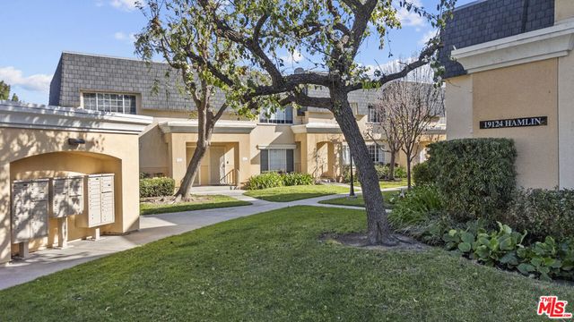 19124 Hamlin Street 4, Reseda, CA 91335