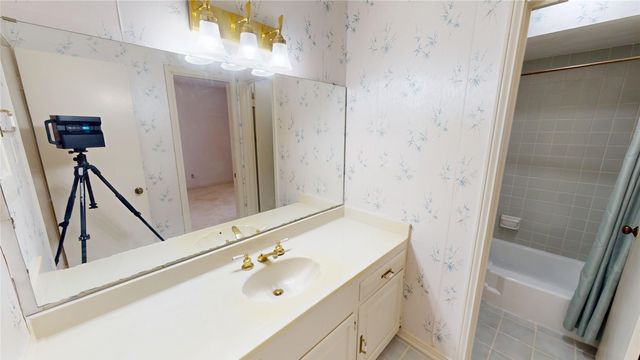 902 S Weatherred Drive 902F, Richardson, TX 75080