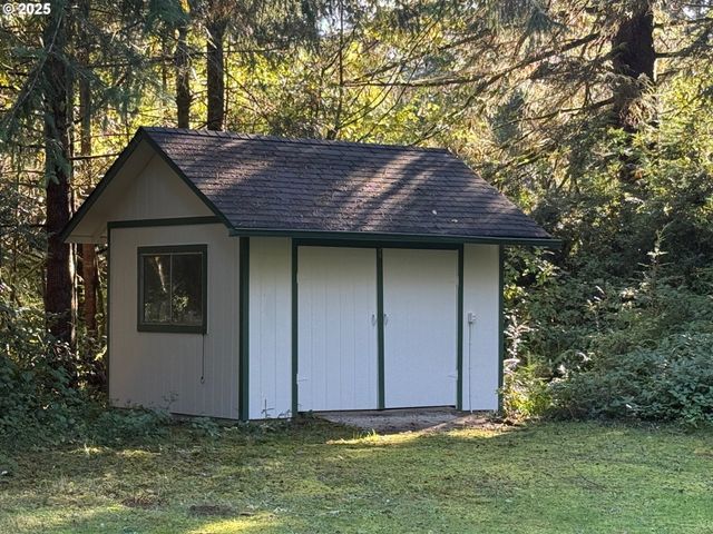 84226 CLEAR LAKE Rd, Florence, OR 97439