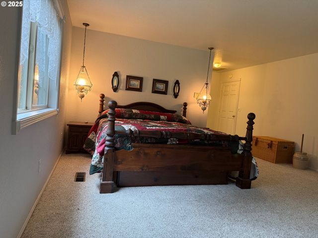 84226 CLEAR LAKE Rd, Florence, OR 97439