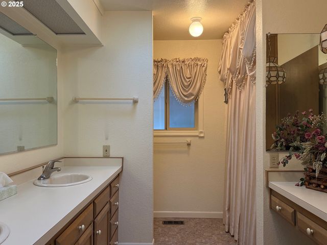 84226 CLEAR LAKE Rd, Florence, OR 97439