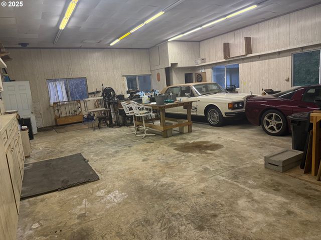 84226 CLEAR LAKE Rd, Florence, OR 97439