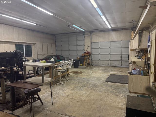 84226 CLEAR LAKE Rd, Florence, OR 97439