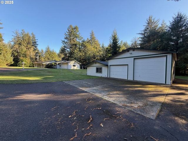 84226 CLEAR LAKE Rd, Florence, OR 97439