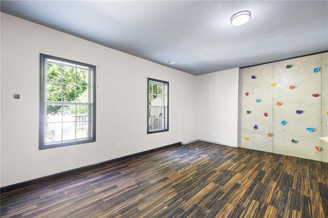 518 Wallnut Hall Cove, Woodstock, GA 30189