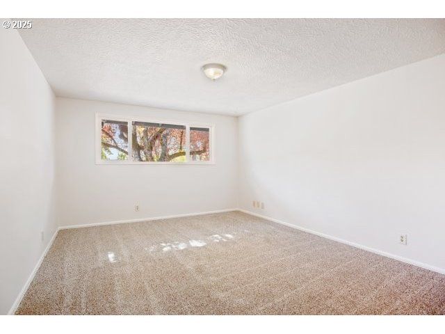 4819 Se ROETHE Rd, Milwaukie, OR 97267