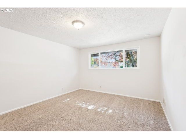 4819 Se ROETHE Rd, Milwaukie, OR 97267